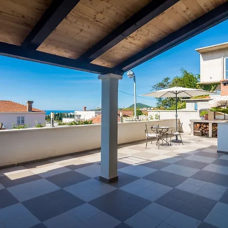 クリスティッチ